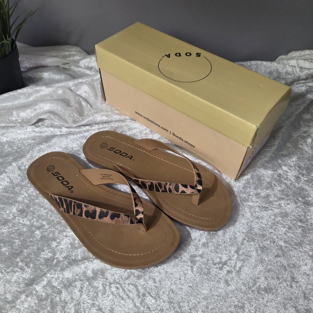 Soda Women's Tan Leopard Flip Flops